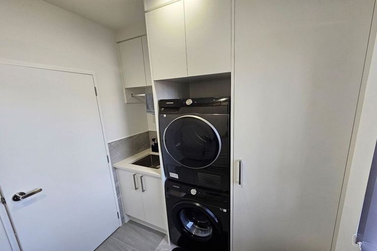 Photo of property in 12 Eileen Newey Place, Henderson, Auckland, 0612