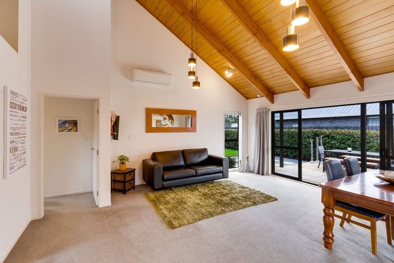 Photo of property in 21 Giles Place, Shirley, Christchurch, 8061