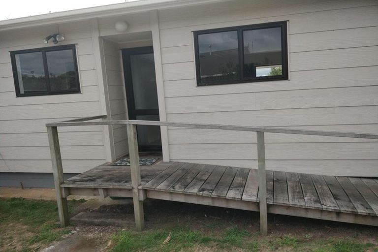 Photo of property in 25 Kahukura Avenue, Waitarere Beach, Levin, 5510