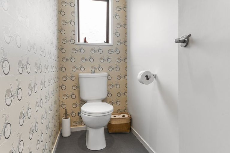 Photo of property in 21 Giles Place, Shirley, Christchurch, 8061