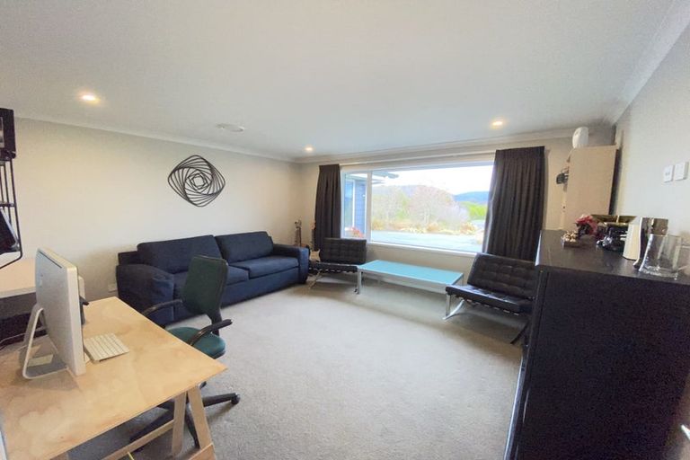 Photo of property in 26 Lacebark Drive, Kinloch, Taupo, 3377