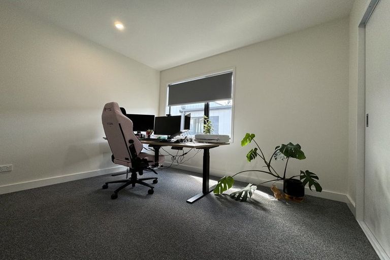 Photo of property in 16 Parkwood Avenue, Westgate, Auckland, 0614