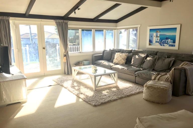 Photo of property in 16a Kowhai Road, Campbells Bay, Auckland, 0630