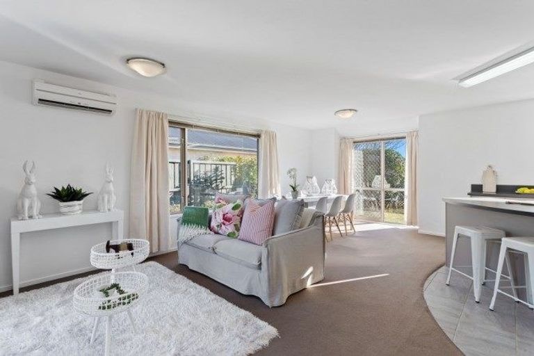 Photo of property in 19 Kensington Avenue, Rangiora, 7400