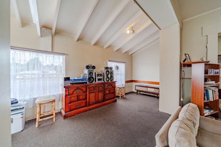 Photo of property in 71 Charlotte Street, Takapau, 4203