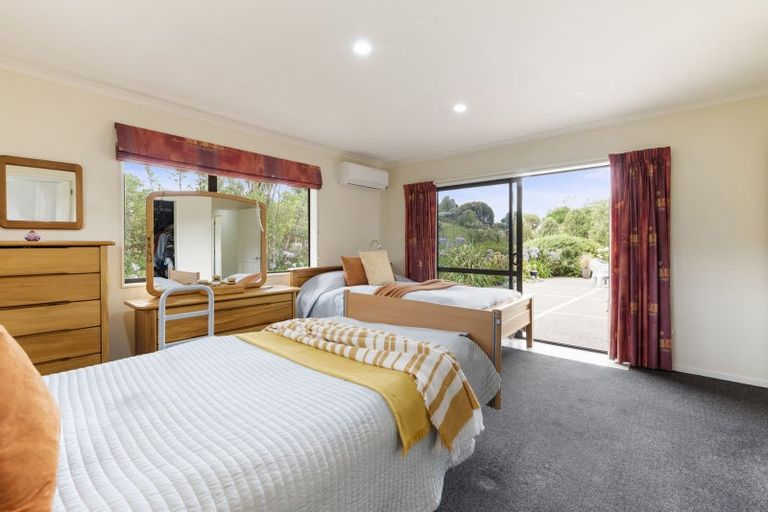 Photo of property in 47 Rutherford Drive, Waikanae Beach, Waikanae, 5036