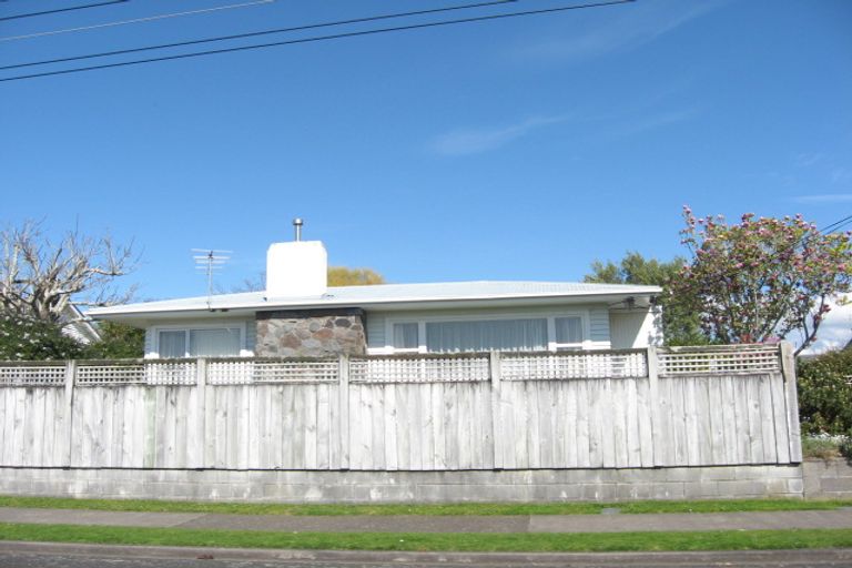 Photo of property in 42 Upjohn Street, Brooklands, New Plymouth, 4310