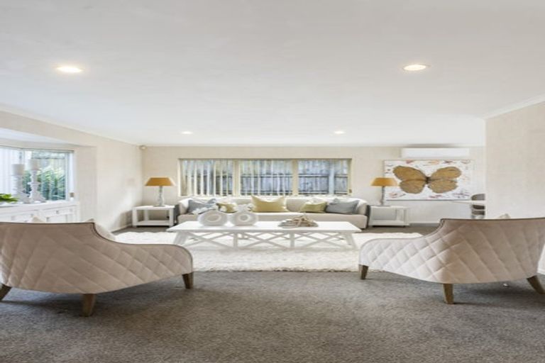 Photo of property in 9 Ballydonegan Rise, East Tamaki, Auckland, 2013