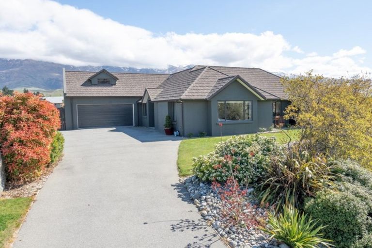 Photo of property in 21 De Bettencor Place, Mount Pisa, Cromwell, 9383