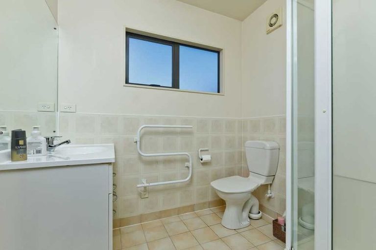 Photo of property in 16 Fearnley Grove, Albany, Auckland, 0632