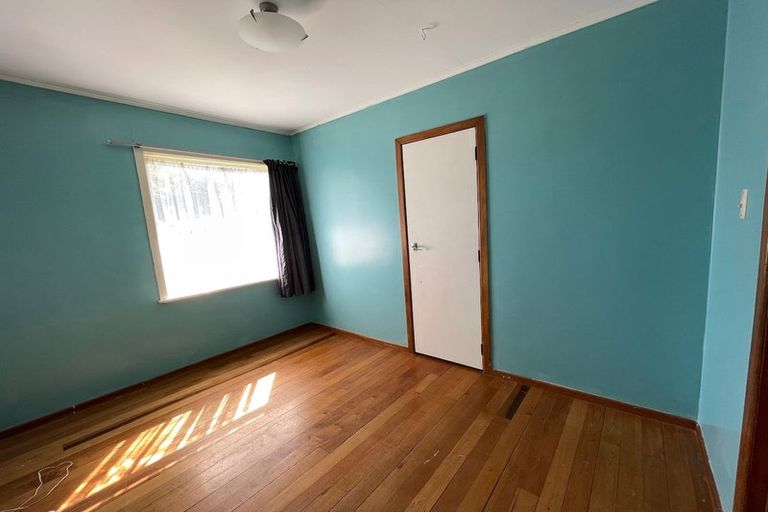 Photo of property in 26 Glen Marine Parade, Glendene, Auckland, 0602