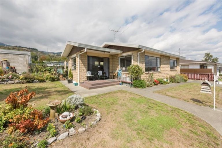 Photo of property in 2/1 Alyson Place, Stoke, Nelson, 7011