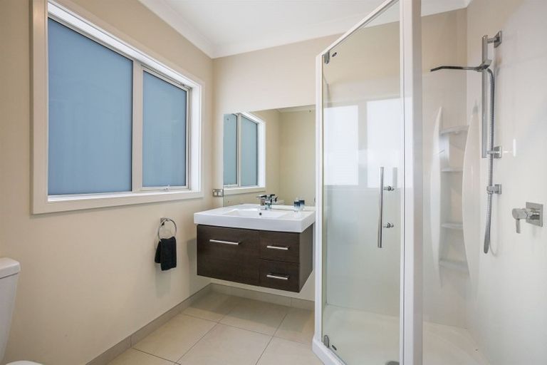 Photo of property in 4 Paparoa Crescent, Aotea, Porirua, 5024