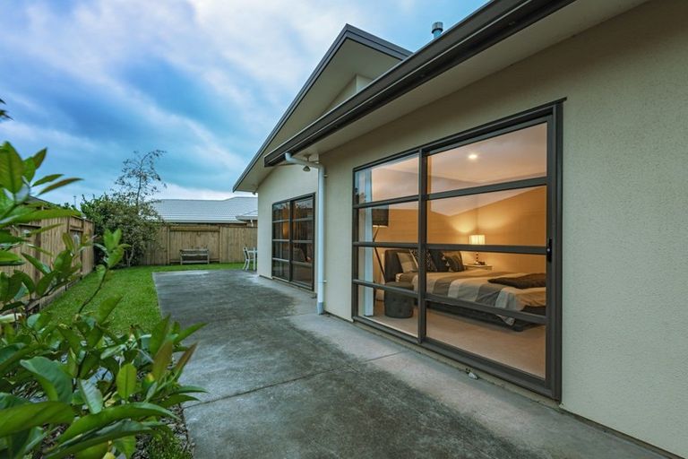 Photo of property in 6 Brooklyn Heights Drive, Kelvin Grove, Palmerston North, 4414