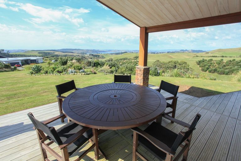 Photo of property in 65 Te Ahiawa Road, Raglan, 3297