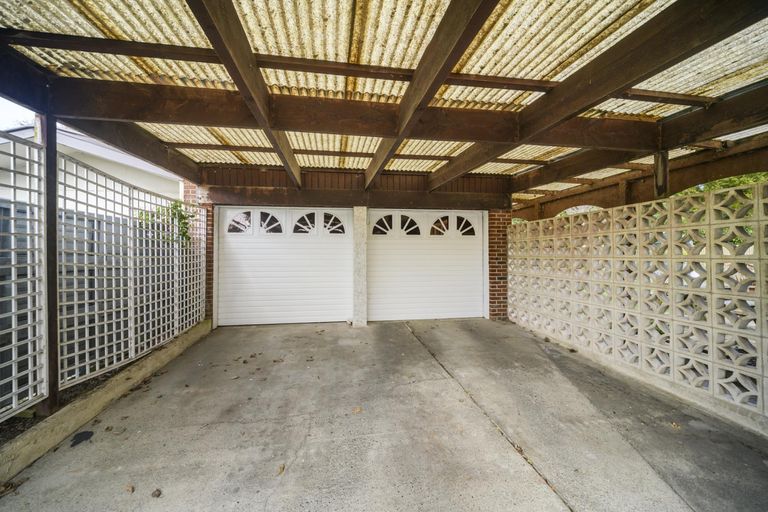 Photo of property in 6 Churchill Avenue, Hokowhitu, Palmerston North, 4410