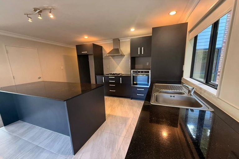 Photo of property in 26 Aragon Grove, Kingsley Heights, Upper Hutt, 5018