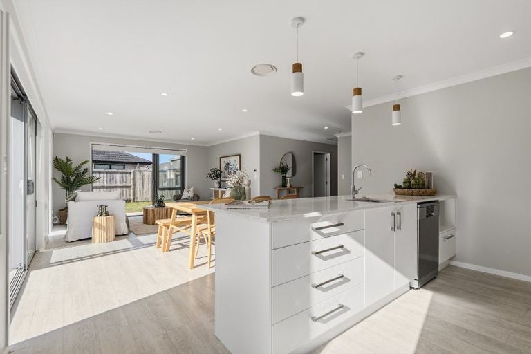 Photo of property in 203 Te Okuroa Drive, Papamoa, 3118