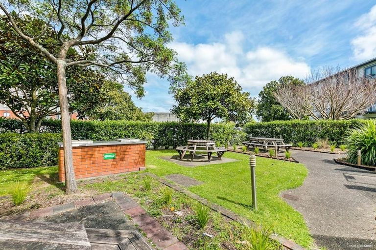 Photo of property in 5a/17 Crown Lynn Place, New Lynn, Auckland, 0600