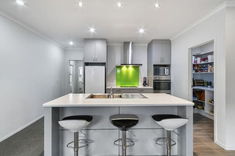 Photo of property in 98 Helenslee Road, Pokeno, 2472