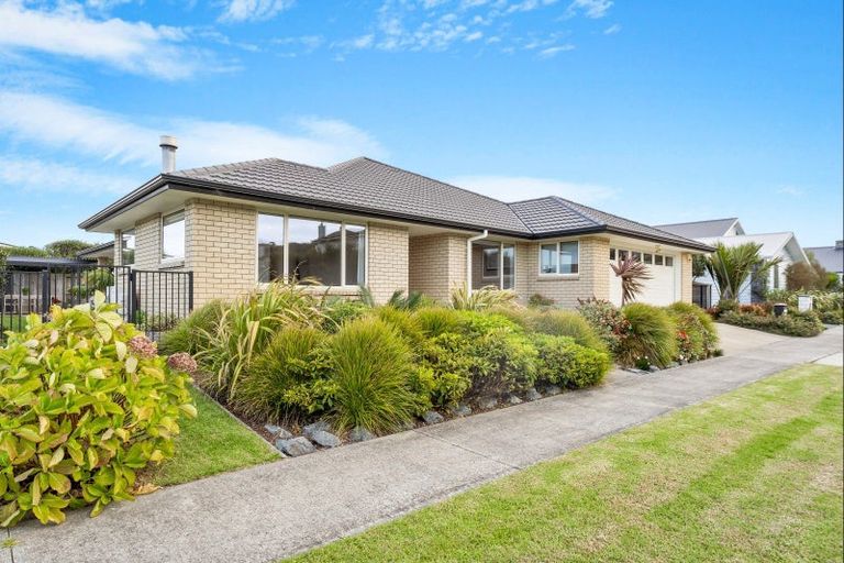 Photo of property in 20 Kokihi Lane, Snells Beach, 0920