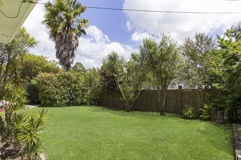 Photo of property in 2/41 Brandon Road, Glen Eden, Auckland, 0602