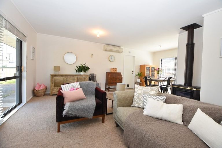 Photo of property in 3/13 Dixon Street, Carterton, 5713