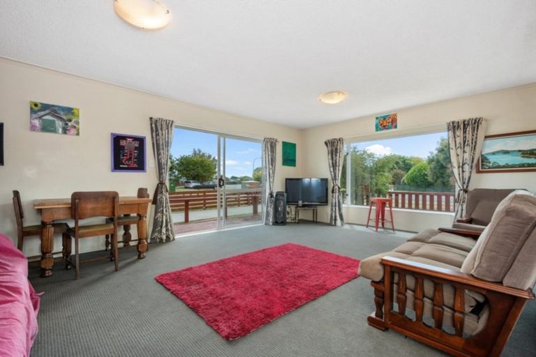 Photo of property in 32 Topaz Drive, Papamoa Beach, Papamoa, 3118