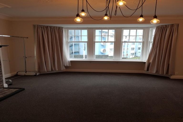 Photo of property in 1/1 Brooklyn Road, Mount Cook, Wellington, 6011