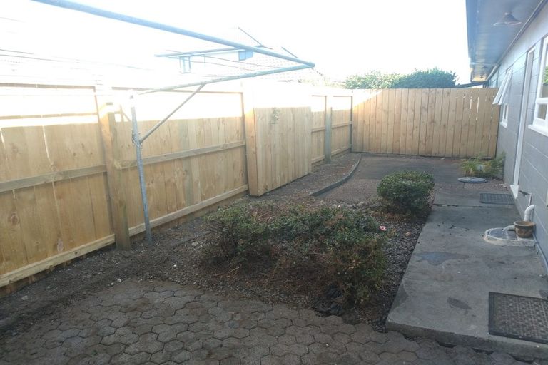 Photo of property in 2/27 Berwyn Avenue, Takanini, 2112