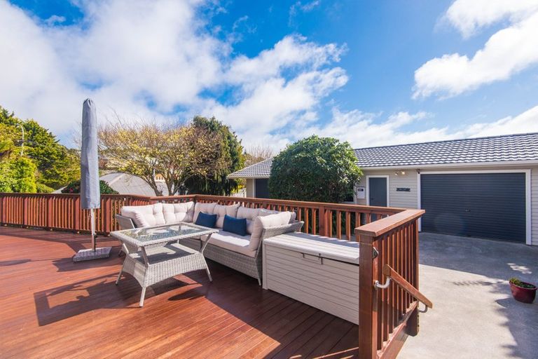 Photo of property in 18 Middleton Road, Johnsonville, Wellington, 6037