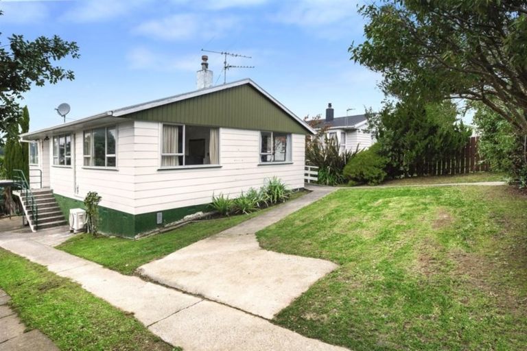 Photo of property in 32 Desert Gold Street, Ascot Park, Porirua, 5024