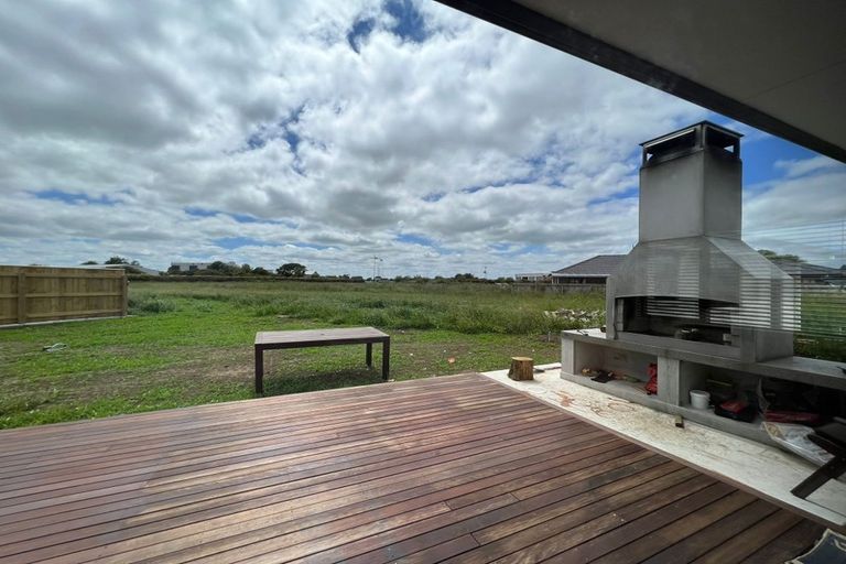 Photo of property in 32 County Drive, Hawera, 4610
