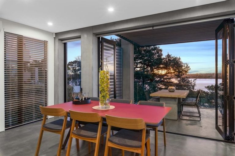 Photo of property in 2/272 Hurstmere Road, Takapuna, Auckland, 0622