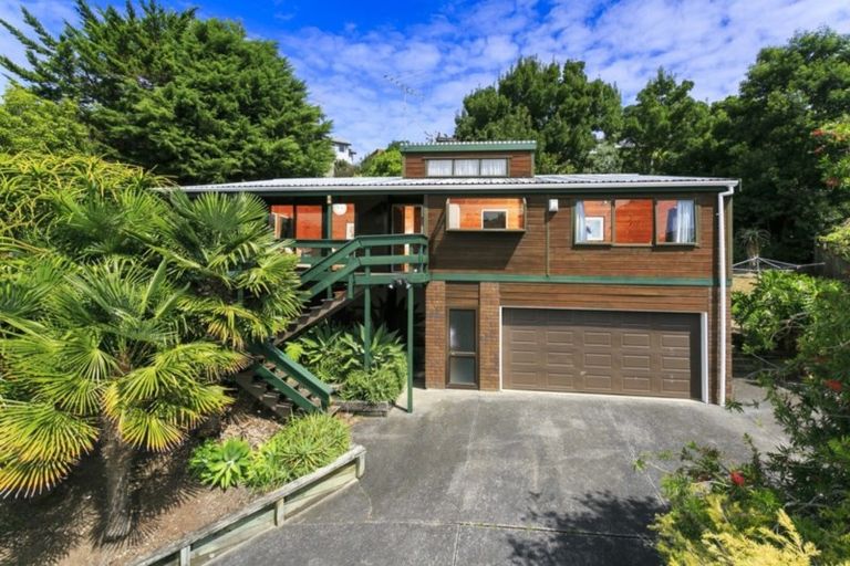 Photo of property in 24 Penguin Drive, Murrays Bay, Auckland, 0630