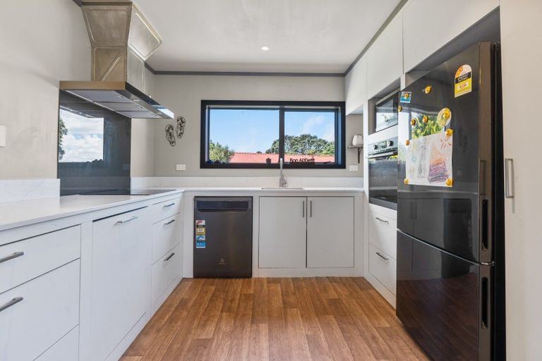 Photo of property in 15 Virginia Place, Whalers Gate, New Plymouth, 4310