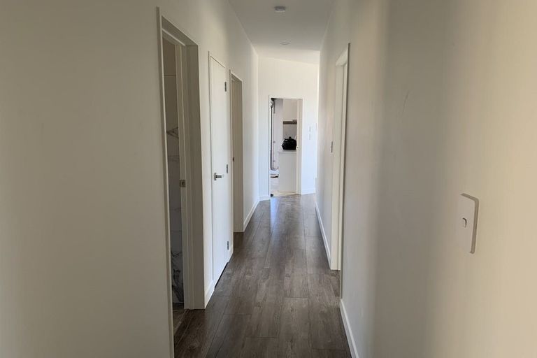 Photo of property in 19 James Elliot Way, Pokeno, 2402