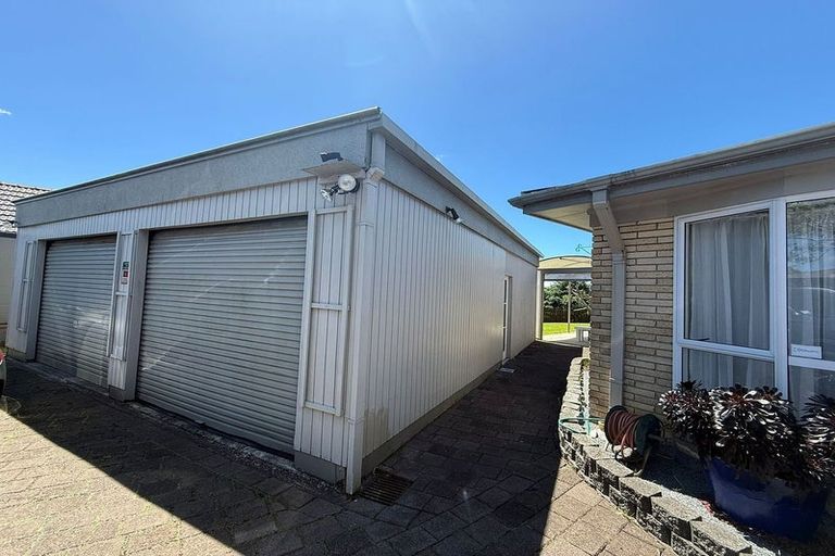 Photo of property in 7 Sanctuary Point, Sunnyhills, Auckland, 2010