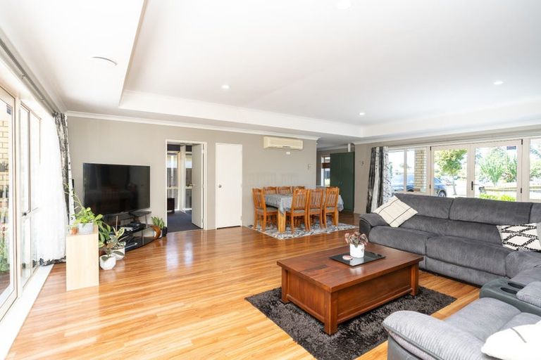 Photo of property in 8 Rochford Court, Hamilton East, Hamilton, 3216