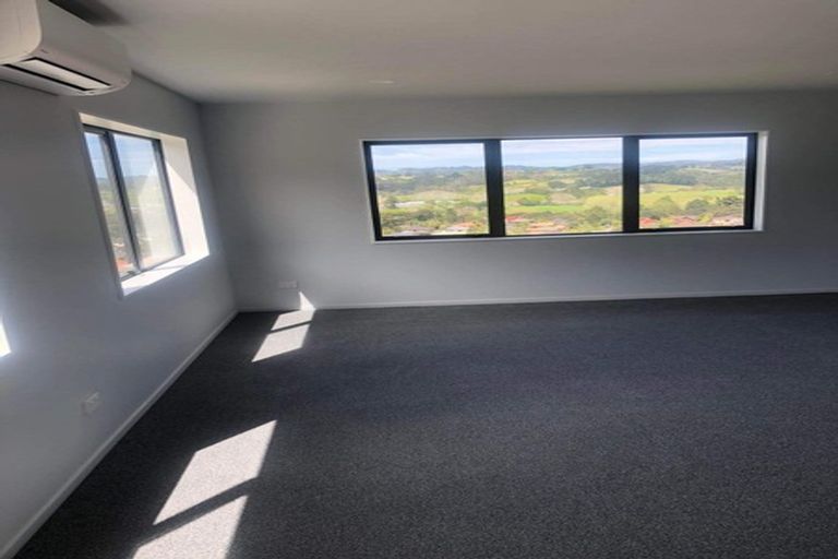 Photo of property in 262a Sturges Road, Henderson, Auckland, 0612