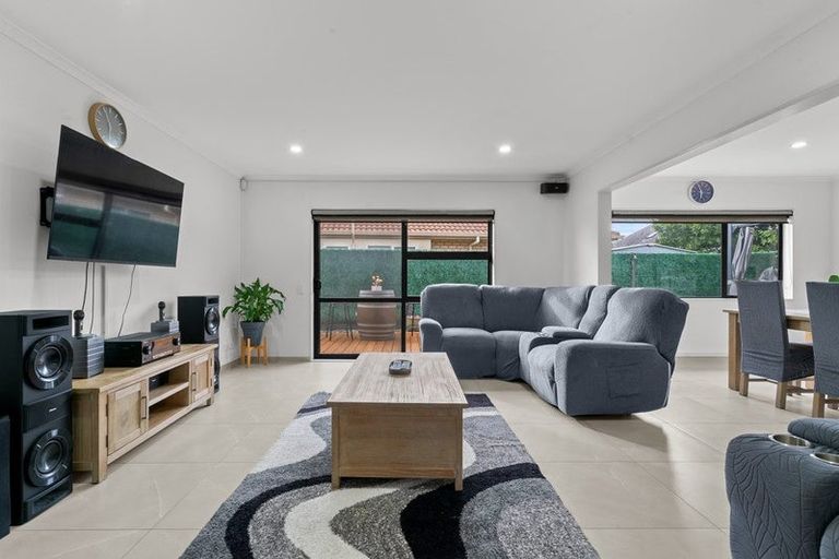 Photo of property in 31 Montilla Place, Manurewa, Auckland, 2102