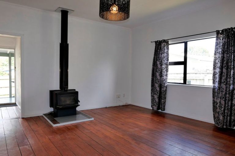 Photo of property in 129 Arawhata Road, Paraparaumu, 5032
