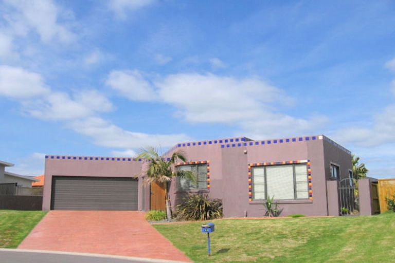 Photo of property in 10 Paua Cove, Papamoa Beach, Papamoa, 3118