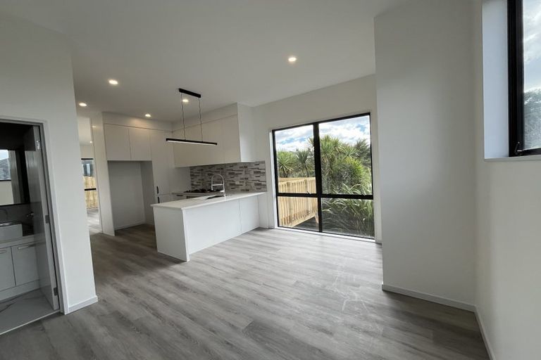 Photo of property in 10d Mantra Road, Massey, Auckland, 0614