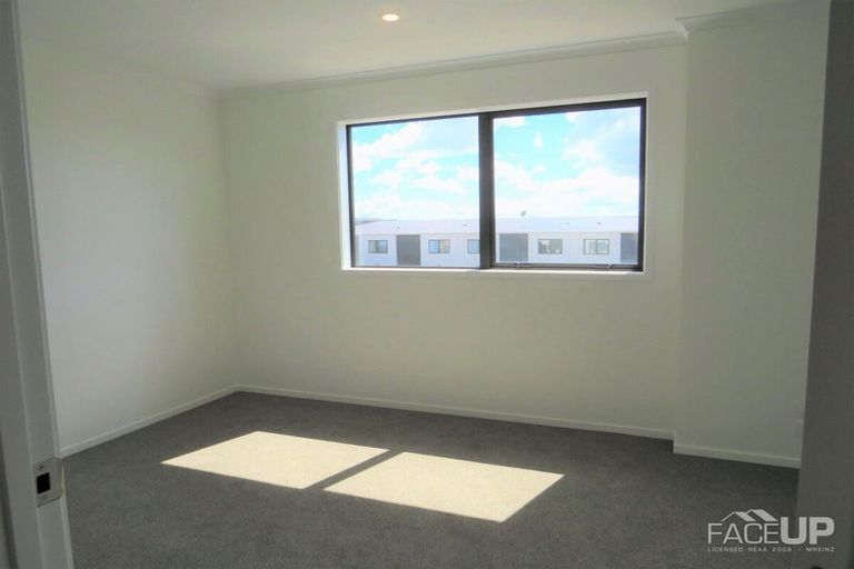 Photo of property in 9/1 Scott Road, Hobsonville, Auckland, 0616