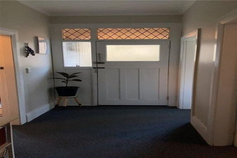 Photo of property in 82 Glenmore Street, Northland, Wellington, 6012