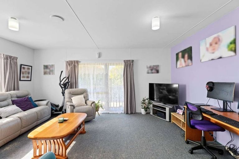 Photo of property in 7a Melleray Place, Randwick Park, Auckland, 2105