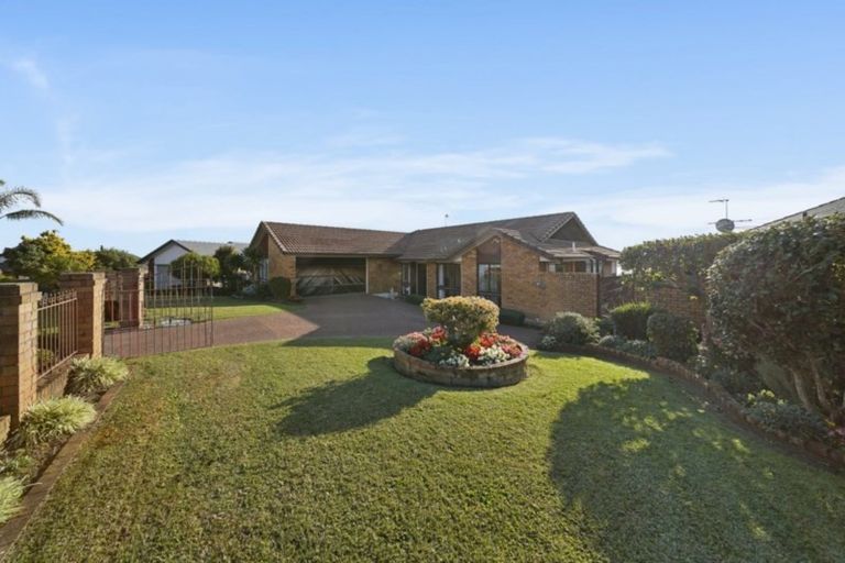Photo of property in 9 Essington Place, Half Moon Bay, Auckland, 2012