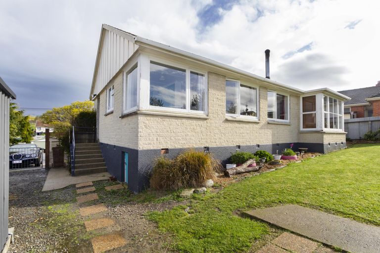 Photo of property in 20 Ash Street, Holmes Hill, Oamaru, 9401