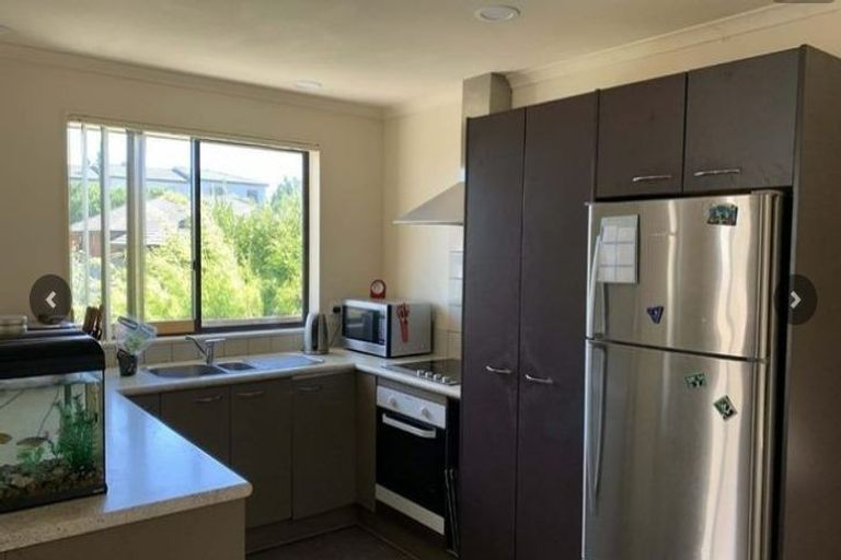 Photo of property in 10 Nimstedt Avenue, Oteha, Auckland, 0632